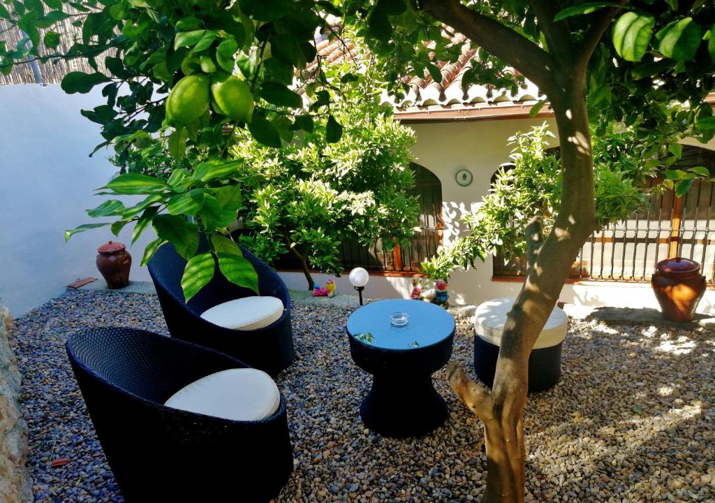 Velez de Benaudalla House | VELEZ NAZARI LA CHOZA