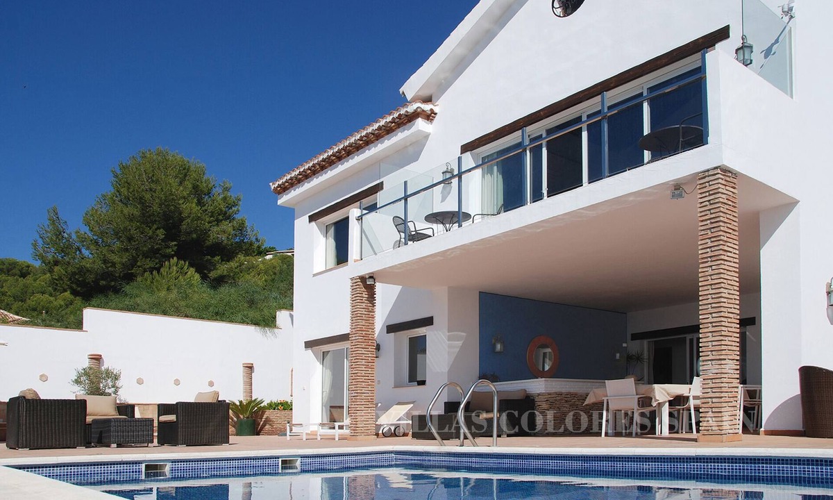 Salobrena Villa | Villa Bosque Mar with private heated pool and jacuzzi