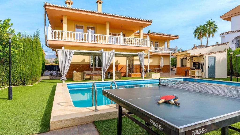 Gojar House | Villa de la Acacia Gójar by Ruralidays