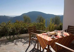 2-bedroom apartment with garden and porch (4 adults) in La Alpujarra