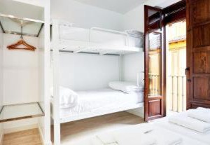 AMC Granada Hostal