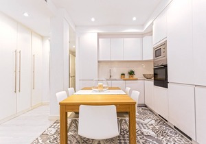 Charming two-bedroom apartment near Cathedral. Zacatin 103