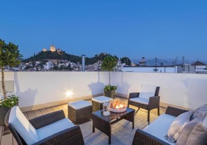 Chezmoihomes Plaza Nueva Luxury