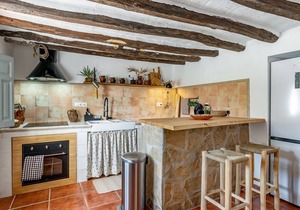 Cortijo Las Angosturas Montefrío by Ruralidays