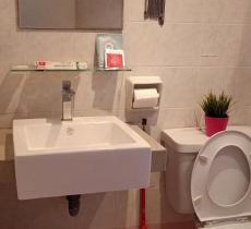 Cozy Master Room at Suria Kipark Damansara Apartment Homestay Sleeps 3