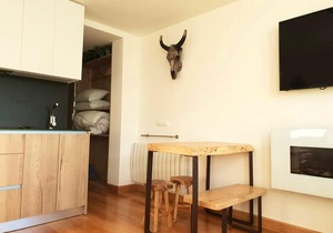 Homerez last minute deal - Amazing apartment with shared pool