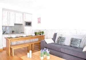 Homerez last minute deal - Amazing apartment with shared pool