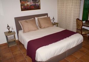 La Cañota Superior King Room Adults Only, bedroom and ensuite bathroom and WIFI