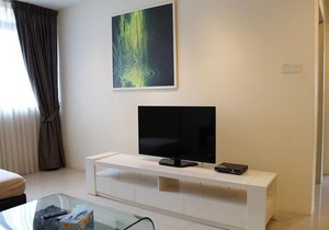 Peaceful Service Suites At Taragon Puteri Bintang