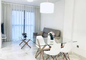 Spacious and modern Apartment with free parking in the heart of Granada 3