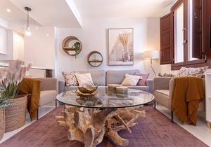 Stunning 2-bedroom apartment near Cathedral. Zacatin 303