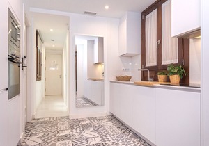 Stunning one-bedroom apartment near the Cathedral. Zacatin 201