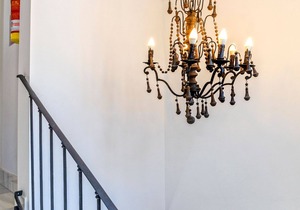 Stunning one-bedroom apartment near the Cathedral. Zacatin 201