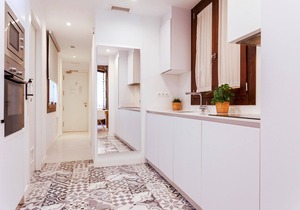 Stunning one-bedroom apartment near the Cathedral. Zacatin 101