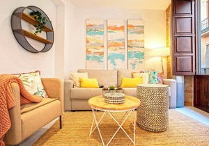Stunning one-bedroom apartment near the Cathedral. Zacatin 101