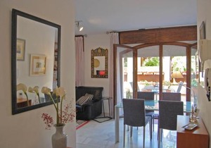 UN VERGEL AL PIE DE LA ALHAMBRA. Enjoy it now!