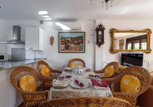 Villa Rural "Parador del Silo" with Mountain View, Pool, Balcony, A/C & Wi-Fi