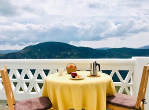 Terrace | Pitres