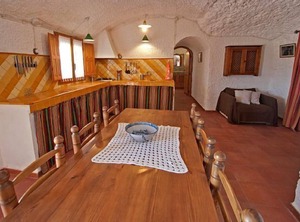 Self Catering Cuevas El Torriblanco People | Gorafe