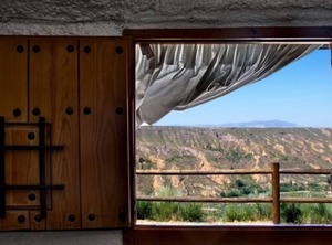 Self Catering Cuevas El Torriblanco People | Gorafe
