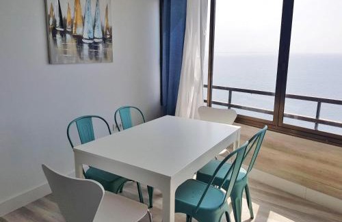 Velilla-Taramay Apartment | Ático en Almuñecar. Primera línea de playa con vistas espectaculares