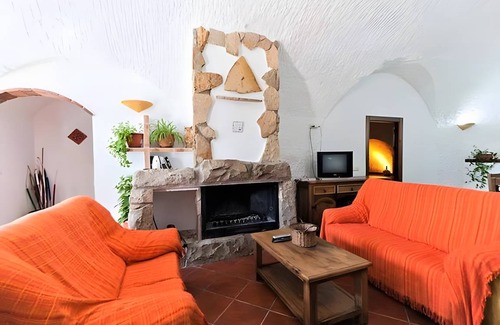 Guadix House | 100 m² House ∙ 3 bedrooms ∙ 8 guests