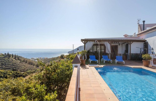 Almunecar Villa | 100 m² Villa ∙ 3 bedrooms ∙ 6 guests