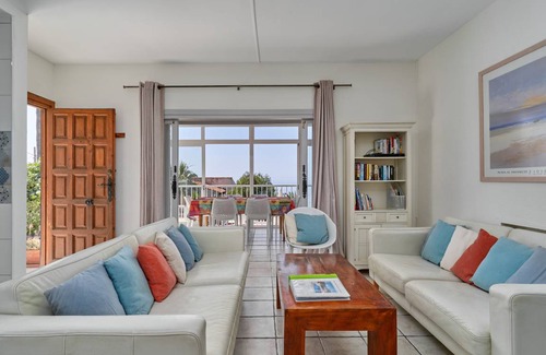 Salobrena Villa | 109 m² Villa ∙ 3 bedrooms ∙ 6 guests
