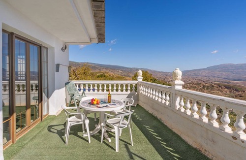 Yegen House | 120 m² House ∙ 4 bedrooms ∙ 6 guests