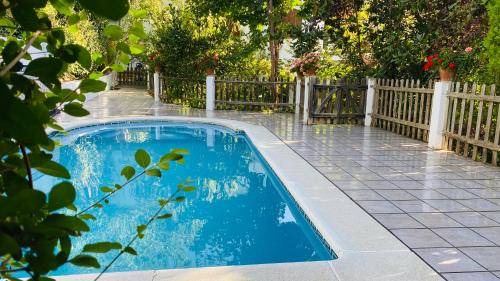 Laroles House | 140 m² House ∙ 5 bedrooms ∙ 11 guests