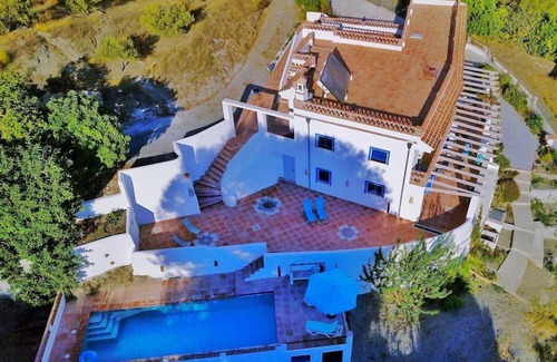 Almunecar Villa | 140 m² Villa ∙ 3 bedrooms ∙ 8 guests