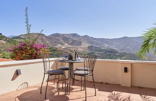 Velilla-Taramay House | 150 m² House ∙ 4 bedrooms ∙ 8 guests