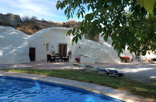 Baza House | 160 m² House ∙ 6 guests