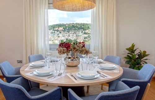 Cervantes Apartment | 180 m² Apartment ∙ 4 bedrooms ∙ 8 guests