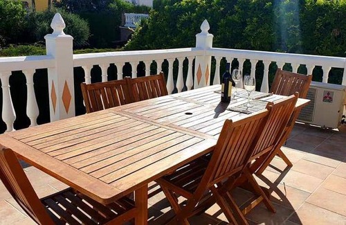 La Zubia House | 180 m² House ∙ 3 bedrooms ∙ 8 guests