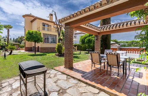 La Zubia House | 200 m² House ∙ 3 bedrooms ∙ 6 guests