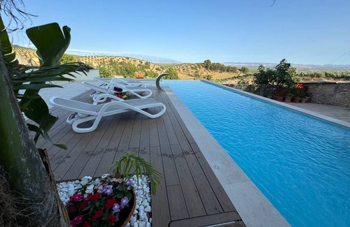 Alomartes House | 200 m² House ∙ 4 bedrooms ∙ 9 guests