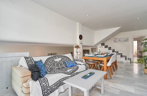 Calahonda House | 200 m² House ∙ 5 bedrooms ∙ 11 guests