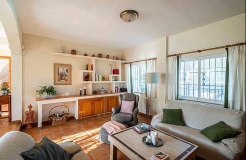 Las Gabias House | 200 m² House ∙ 5 bedrooms ∙ 12 guests