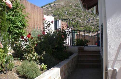 Nivar House | 200 m² House ∙ 6 bedrooms ∙ 16 guests