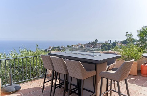 Salobrena Villa | 200 m² Villa ∙ 3 bedrooms ∙ 8 guests