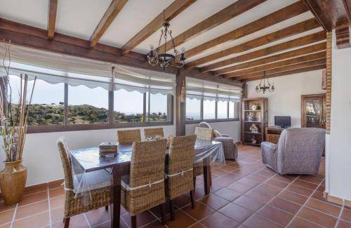 Almunecar Villa | 200 m² Villa ∙ 3 bedrooms ∙ 6 guests