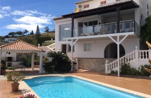 Salobrena Villa | 200 m² Villa ∙ 4 bedrooms ∙ 9 guests