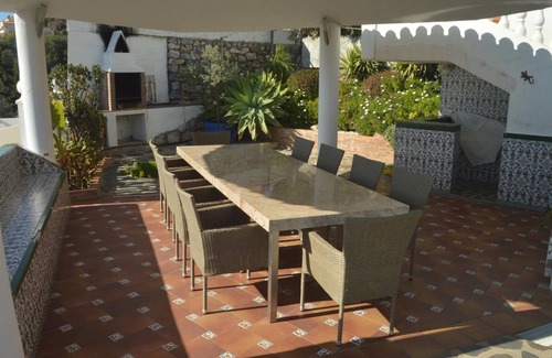Salobrena Villa | 200 m² Villa ∙ 4 bedrooms ∙ 9 guests