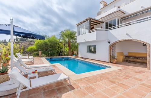 Salobrena Villa | 260 m² Villa ∙ 4 bedrooms ∙ 8 guests