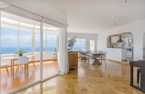 Salobrena Villa | 260 m² Villa ∙ 4 bedrooms ∙ 8 guests