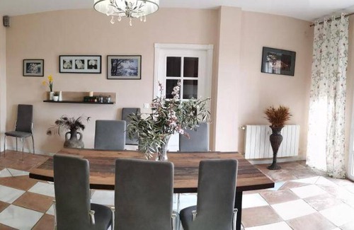 Castril House | 280 m² House ∙ 4 bedrooms ∙ 13 guests