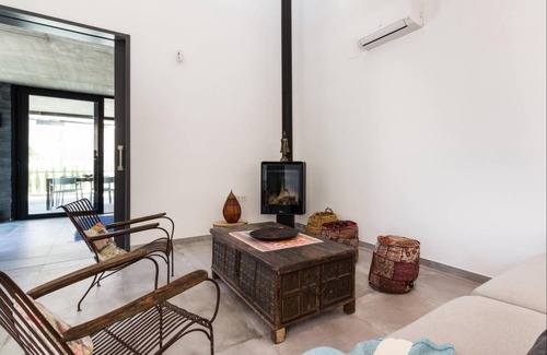 Melegis Villa | 293 m² Villa ∙ 3 bedrooms ∙ 7 guests