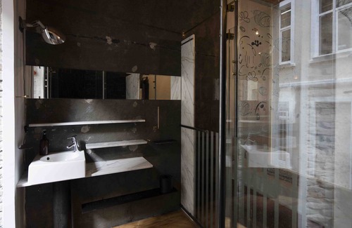 Tophane House | 2nd floor with balcony