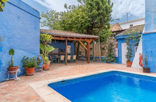 Illora House | 300 m² House ∙ 6 bedrooms ∙ 14 guests